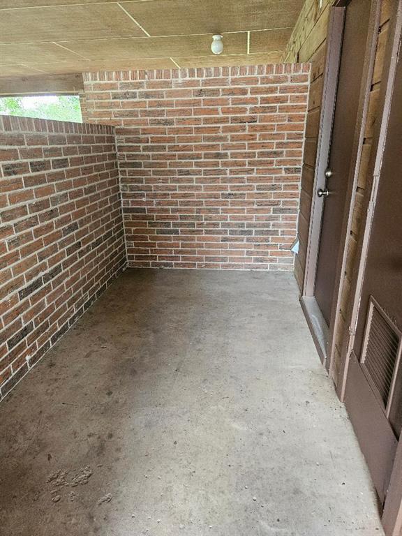 Building Photo - 16 N Ave A