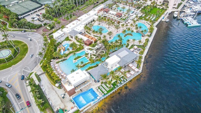 Building Photo - 100 SE 5th Ave