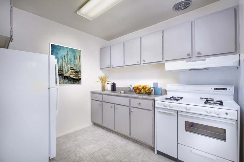 Kitchen with gas range at Kenilworth Towers Apartments in Bladensburg, MD - Kenilworth Towers Apartments