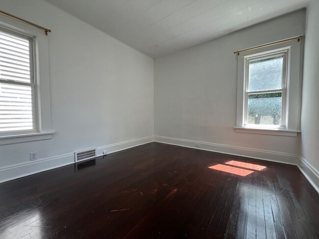 Building Photo - 1285 Cook Ave