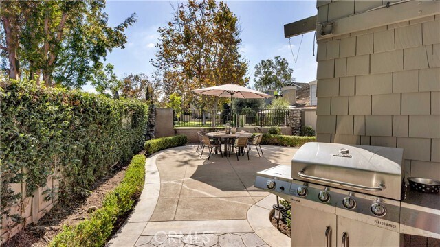 Building Photo - 30 Pinewood