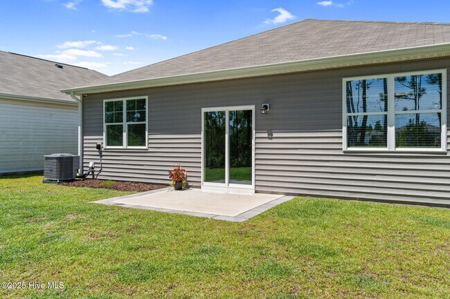 Building Photo - 1760 RIVERTON Dr SE