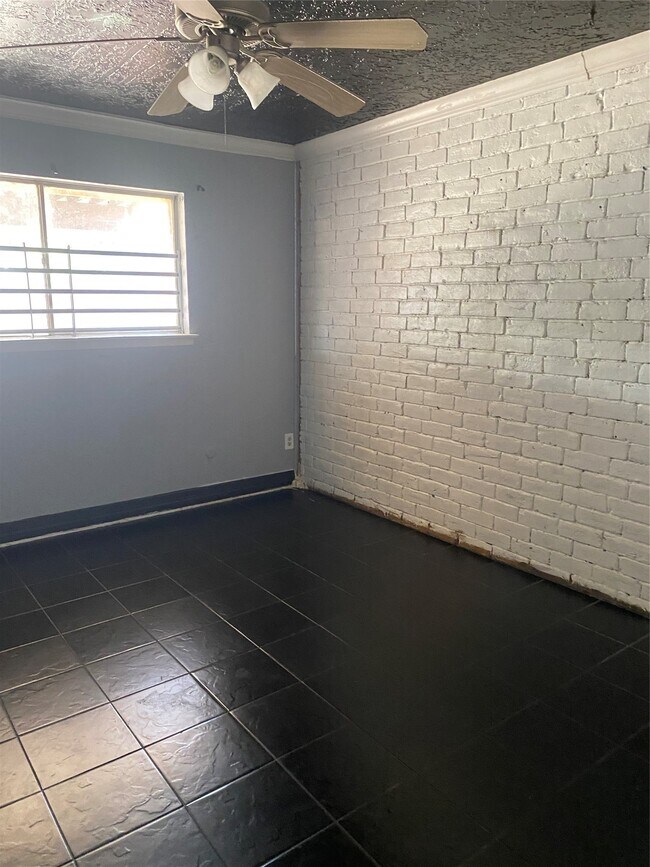 Building Photo - 15335 Buckle Ln