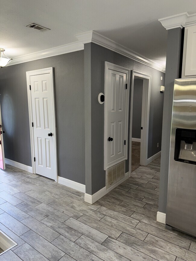 Building Photo - 8240 Tempest Dr