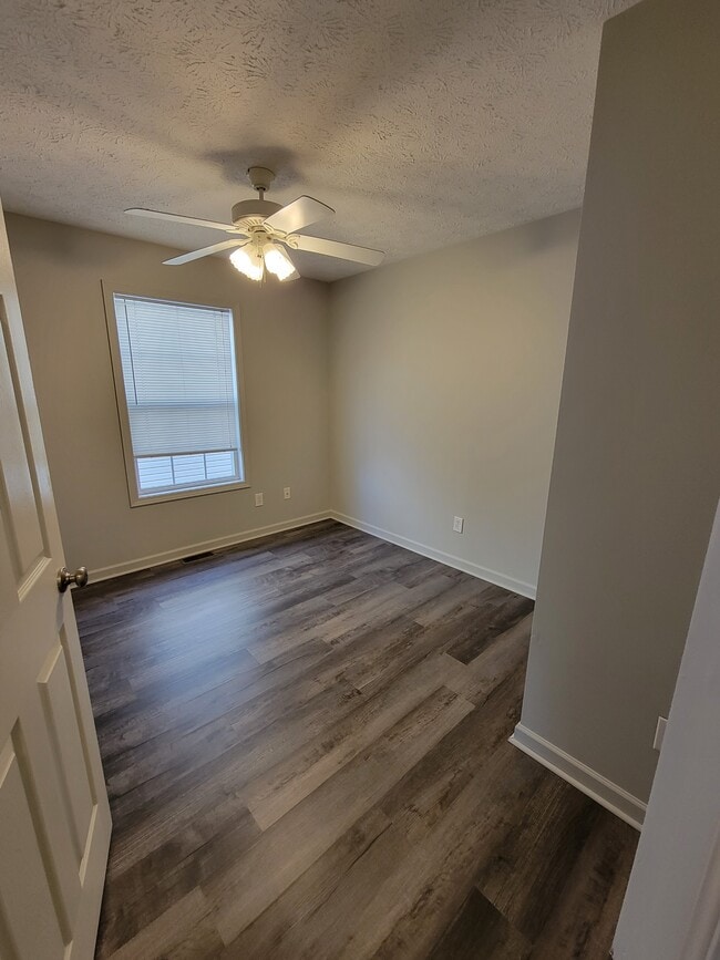 Building Photo - 2893 S Walnut Street Pike