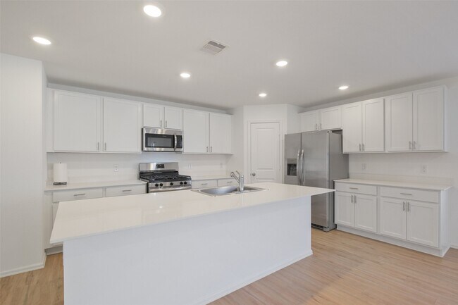 Building Photo - 27138 Breakaway Ln