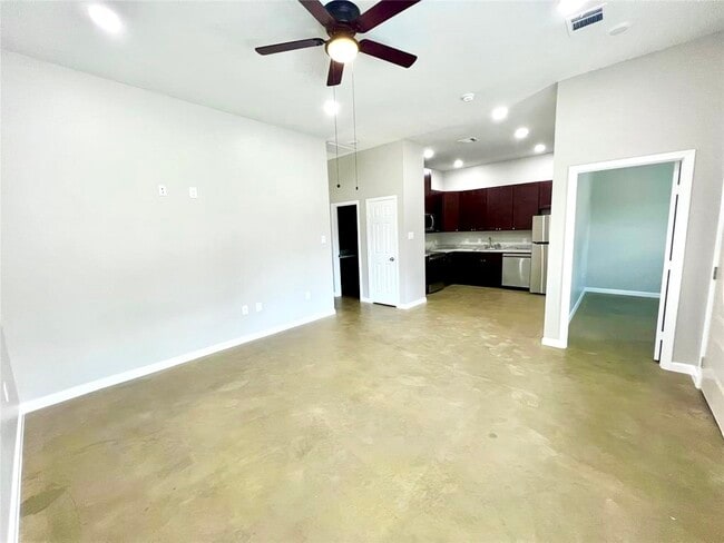 Building Photo - 9508 Quaker Ct