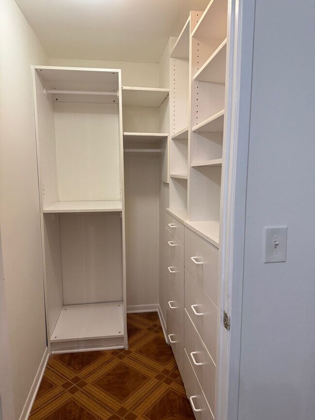 Building Photo - 290 174 Street, Unit 417, Sunny Isles Beach