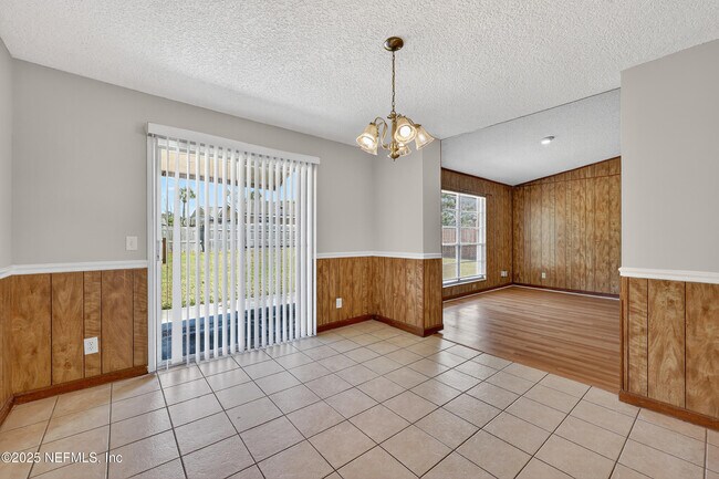 Building Photo - 551 William Penn St