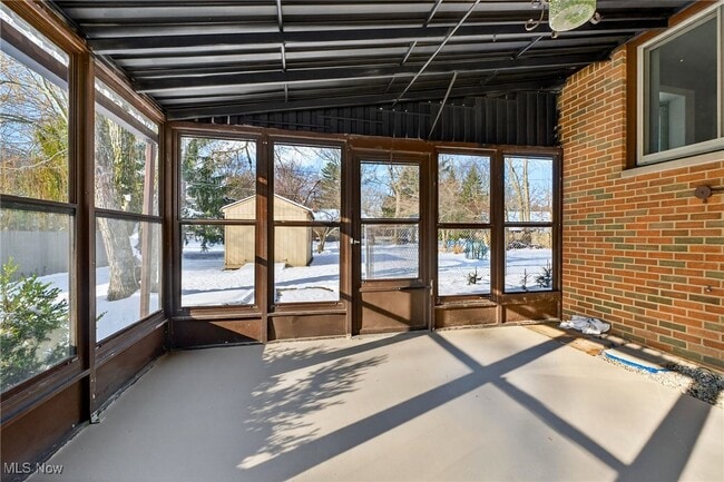 Building Photo - 8310 Broadview Rd