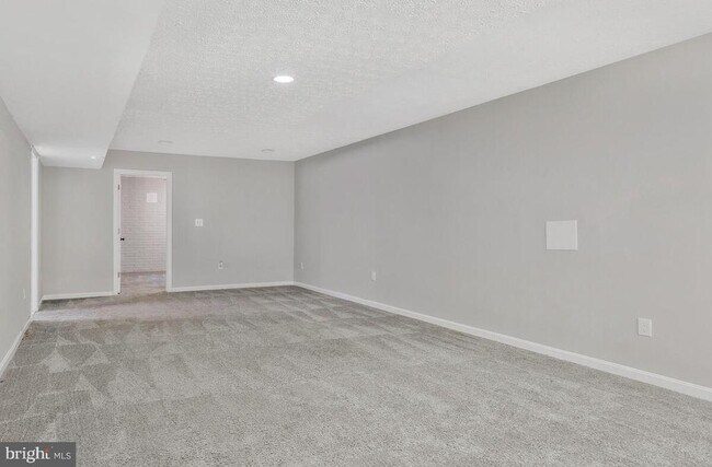 Building Photo - 9205 Midland Turn