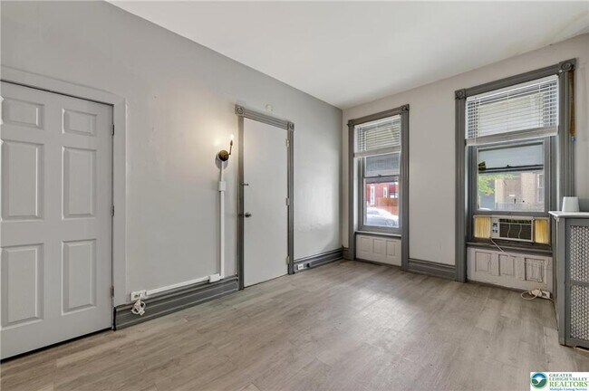 Building Photo - 1139 Linden St