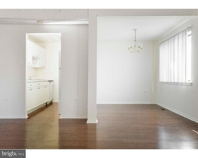 Building Photo - 2031 South St