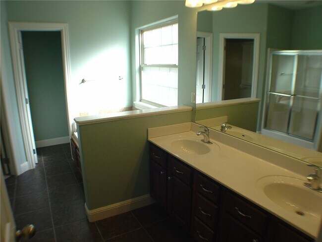 Building Photo - 73 Pimlico Dr