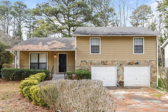 Primary Photo - 2465 Fairway Cir SW