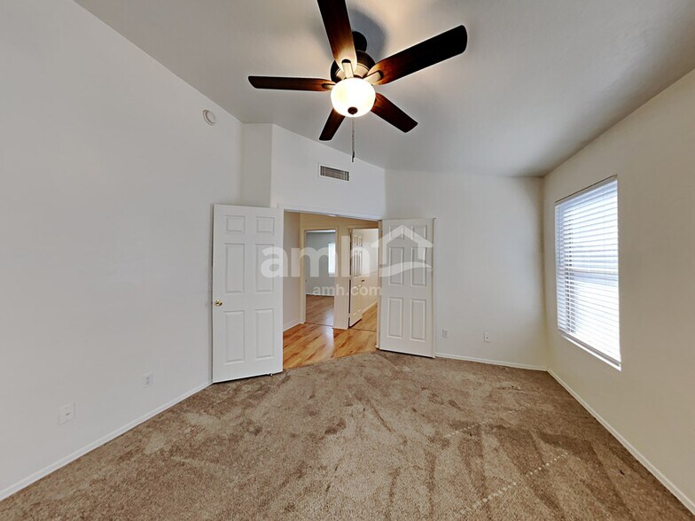 Building Photo - 9107 E Fairfield St