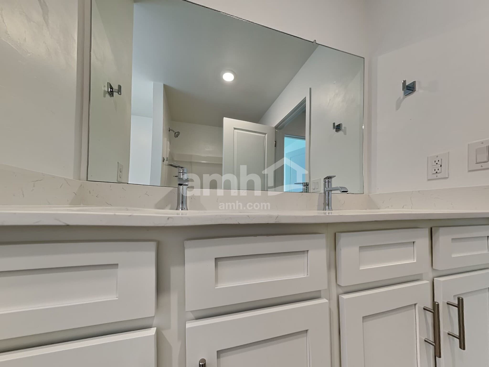 Building Photo - 6533 E Paseo Alga