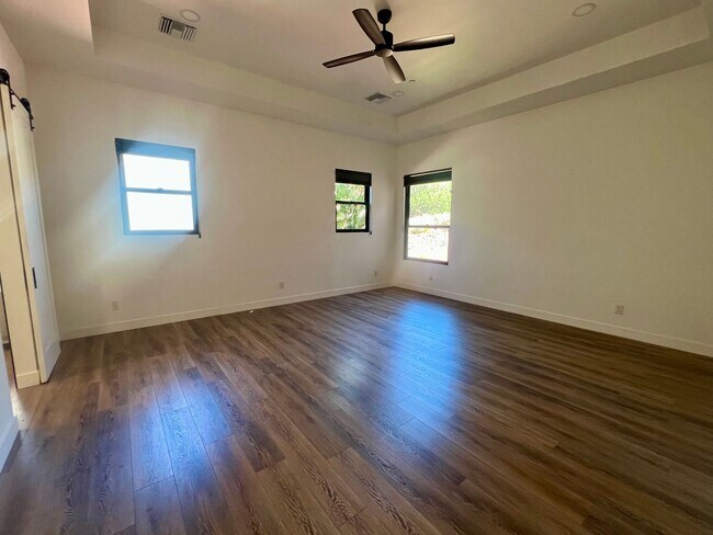 Building Photo - 485 Windsong Dr