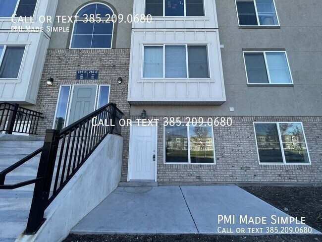 Building Photo - Move In Special! $300 First Months Rent!
