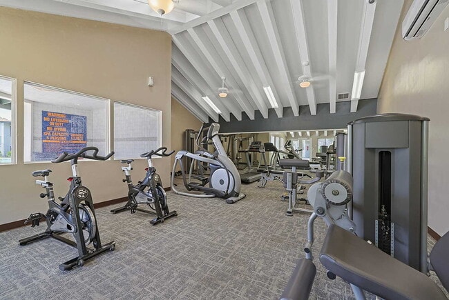 Building Photo - Shadow Point