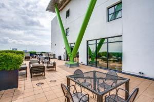 Building Photo - 3110 Thomas Ave