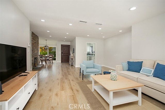 Building Photo - 967 Oriole Dr