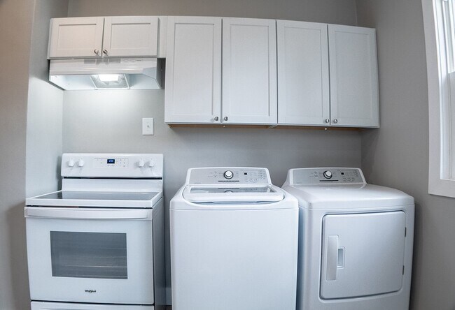 Building Photo - 1207 N Walnut St