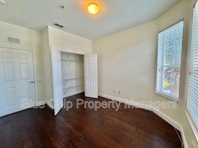 Building Photo - 6402 Cava Alta Dr