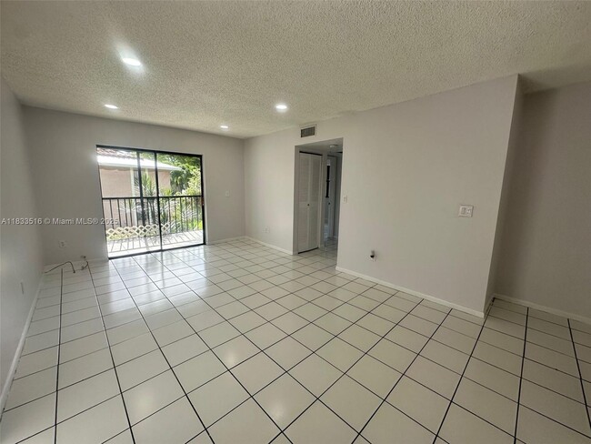 Building Photo - 9808 Hammocks Blvd