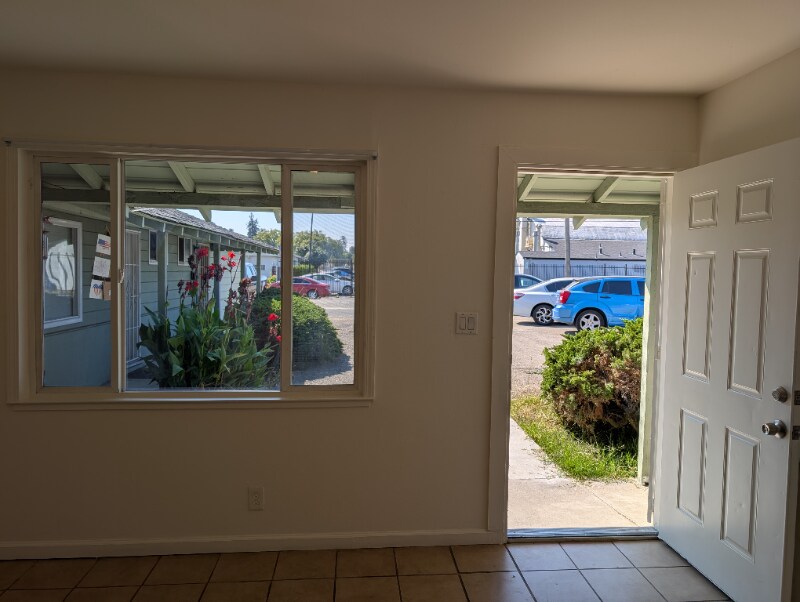 Building Photo - 1032 Gilbert St