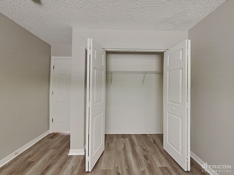 Building Photo - 16 Rymsen Ln
