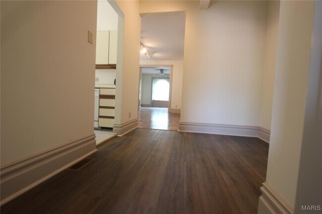 Building Photo - 3809 Shenandoah Ave