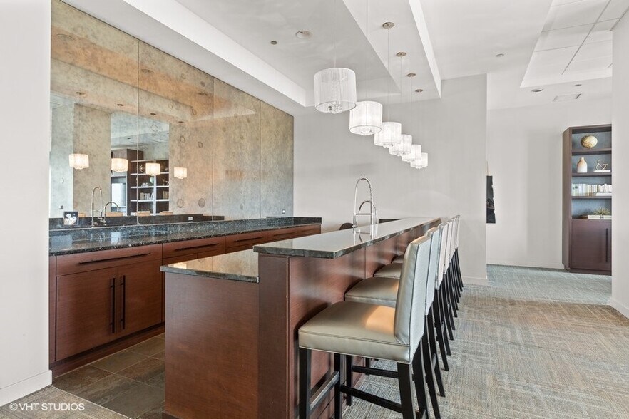 Building Photo - 1201 S Prairie Ave