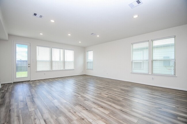 Building Photo - 3043 Kastania Ln