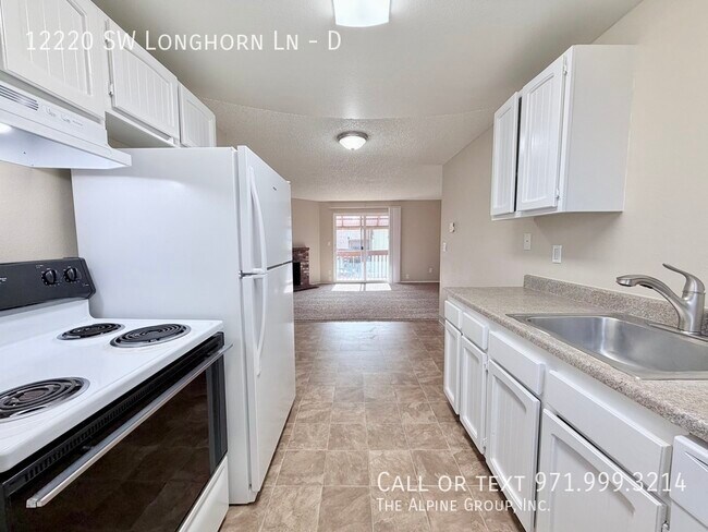 Building Photo - 12220 SW Longhorn Ln