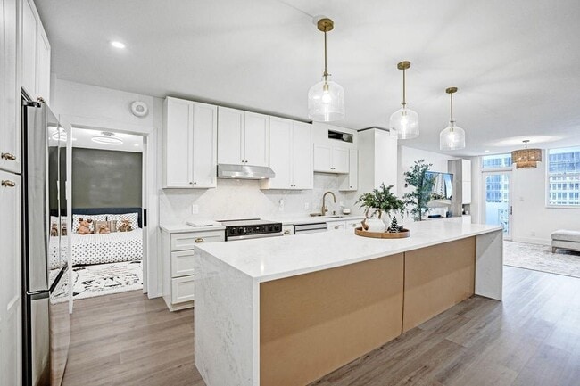 Building Photo - 4250 Galt Ocean Dr