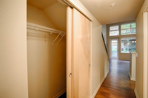Building Photo - Saxe Apartments - Studio + extra room