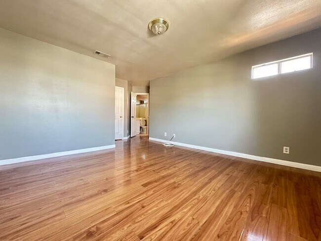 Building Photo - 3 Bedroom home for leasing in La Puente