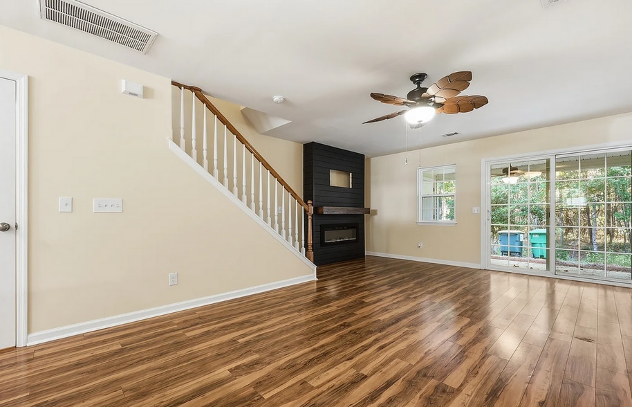 Building Photo - 143 South St