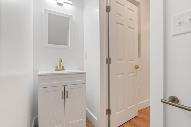 Building Photo - Modern Renovation - Sharpsburg
