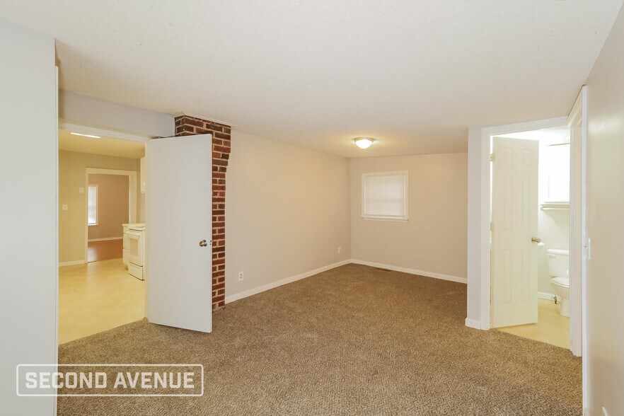 Building Photo - 2314 Van Brunt Blvd