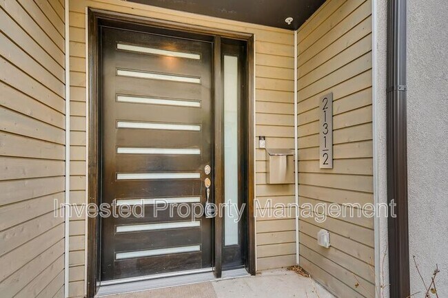 Building Photo - 2131 N Marion St