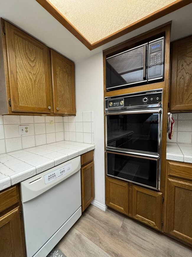 Building Photo - 3Br 3Ba House with Pool Across- RIVERFRONT with Balcony Observation Deck