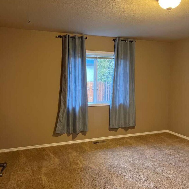 Building Photo - 2235 NW 15th St