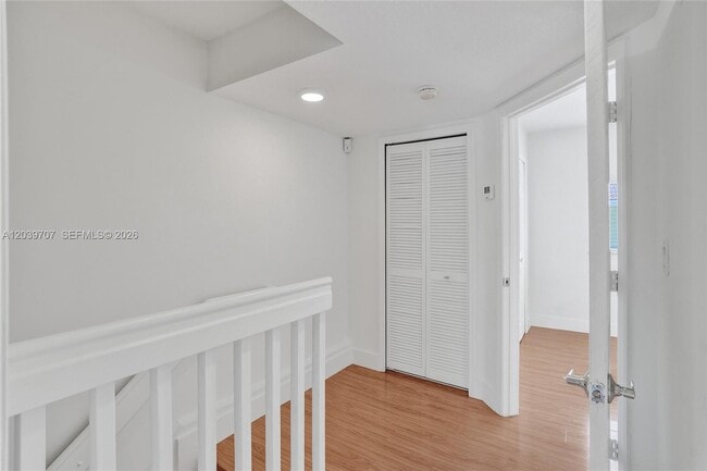 Building Photo - 990 NW 78th Ave