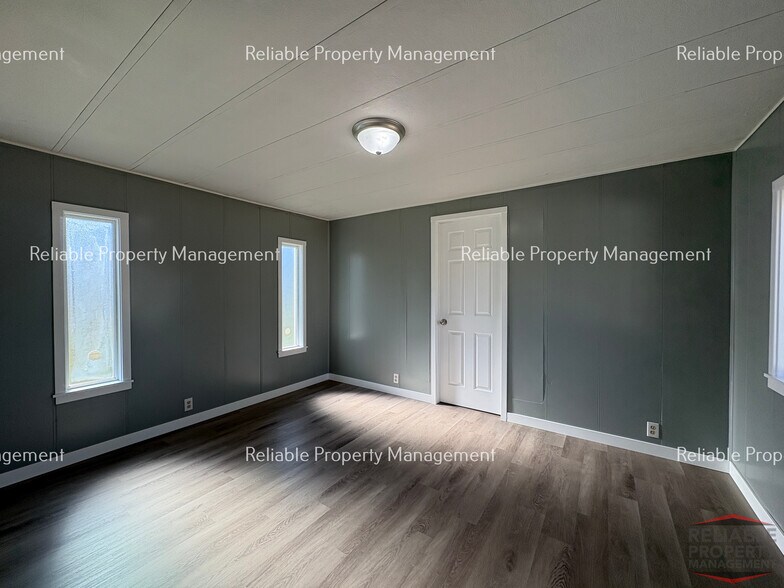 Building Photo - 770 Stevens Dr