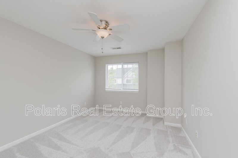Building Photo - 8422 Enclave Blvd