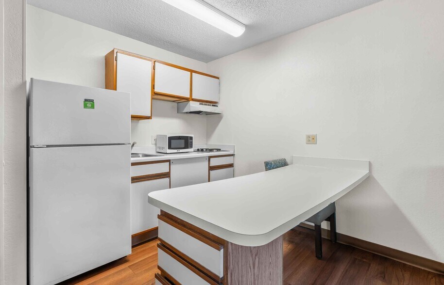 Building Photo - Furnished Studio-Dallas - Plano Parkway