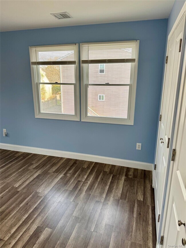 Building Photo - 2 Lafayette Dr