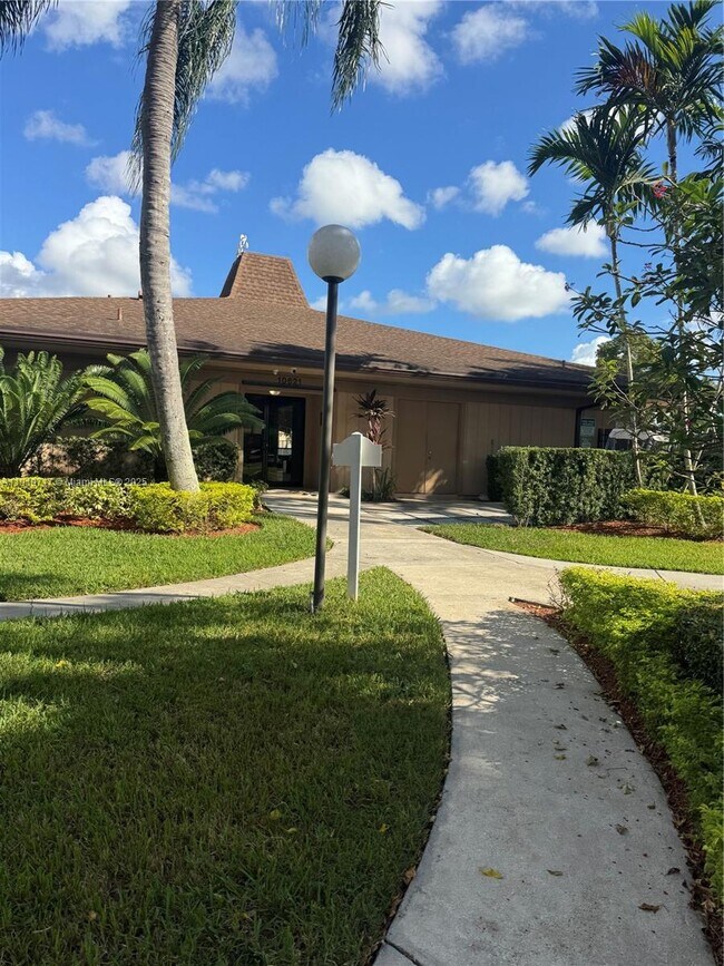 Building Photo - 10985 SW 107th St